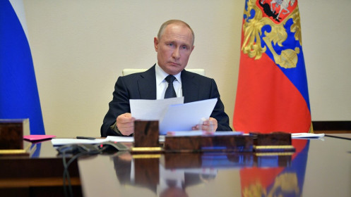 Nga chưa đạt đỉnh dịch Covid-19, Tổng thống Putin kéo dài thời hạn cách ly