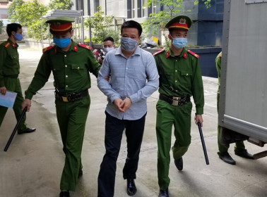Nâng khống sổ sách, Hà Văn Thắm lĩnh thêm án 10 năm tù