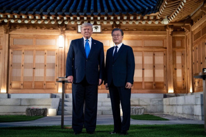 Tổng thống Trump tiết lộ Hàn Quốc "đồng ý trả rất nhiều tiền" trong chia sẻ chi phí quốc phòng