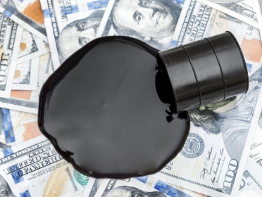 Hai "ông lớn" dầu mỏ Mỹ giảm sản lượng để đối phó Covid-19