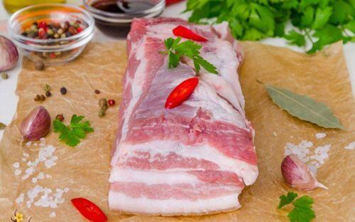 Thịt lợn nhập khẩu rao bán tràn lan trên chợ mạng, giá “loạn“