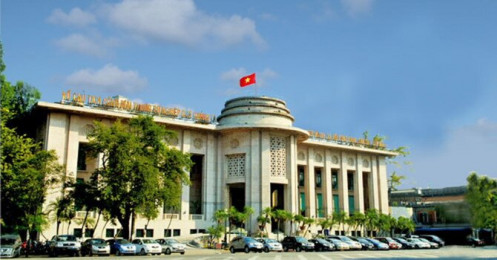 Trước thềm hạ lãi suất điều hành