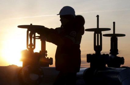 Giá dầu giảm khi thị trường tiếp tục lo ngại về tình trạng dư cung