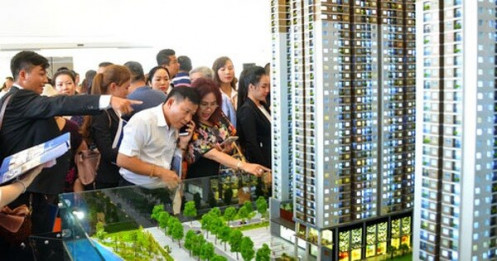 Bán tháo "nhà trên giấy"