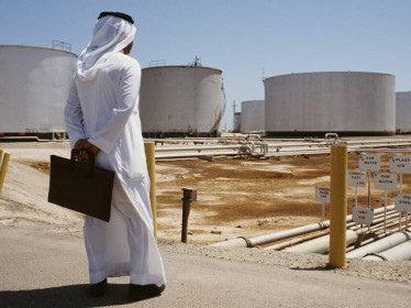 Giá dầu tăng khi Ả Rập Xê-út cam kết cắt giảm sản lượng nhiều hơn
