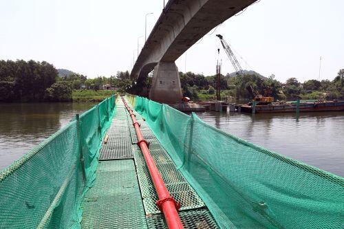 Nhộn nhịp thi công trên cao tốc Bắc Nam đoạn Cam Lộ - La Sơn