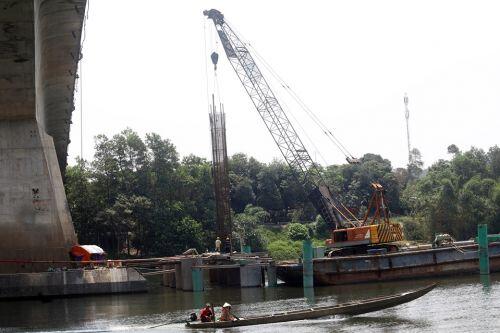 Nhộn nhịp thi công trên cao tốc Bắc Nam đoạn Cam Lộ - La Sơn