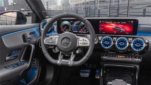 Khám phá Mercedes-AMG A 35 4Matic giá hơn 2 tỷ đồng