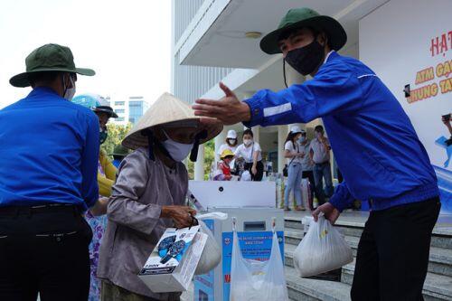 Đà Nẵng đã hỗ trợ hơn 80.000 người ảnh hưởng COVID-19