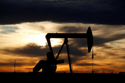 Giá dầu WTI tăng trước thông tin Mỹ sẽ có thêm biện pháp kích thích kinh tế