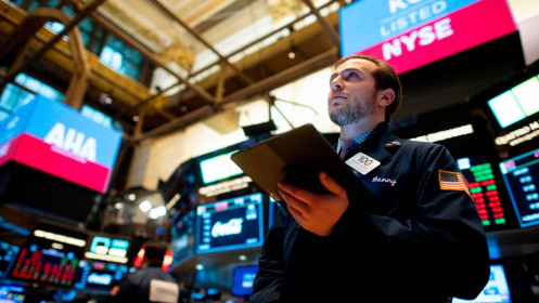 Đón nhiều tin tích cực, Dow Jones tăng 600 điểm, S&P 500 vượt ngưỡng trung bình động 200 ngày