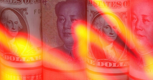 Nỗi lo chiến tranh thương mại và rút vốn mạnh tăng cao khi Trung Quốc tiếp tục hạ giá nhân dân tệ