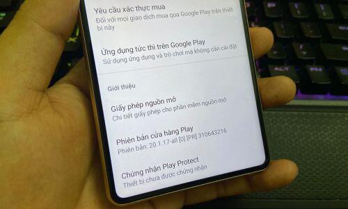 Bphone B86 của ông Quảng "nổ" không có hệ điều hành Android "xịn"?