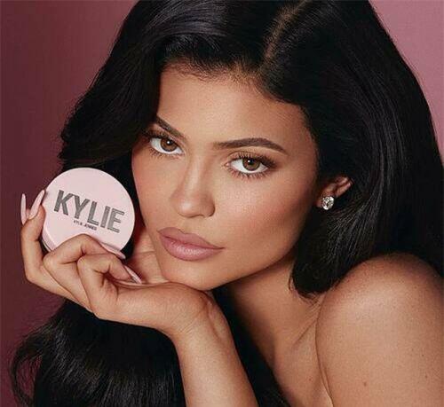 Forbes tuyên bố Kylie Jenner không phải là tỷ phú