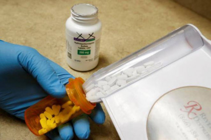 Mỹ gửi 2 triệu liều thuốc trị sốt rét hỗ trợ Brazil chống COVID-19