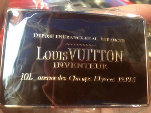 Đột kích Ninh Hiệp, lộ kho hàng hiệu Louis Vuitton, Gucci... 20 ngàn