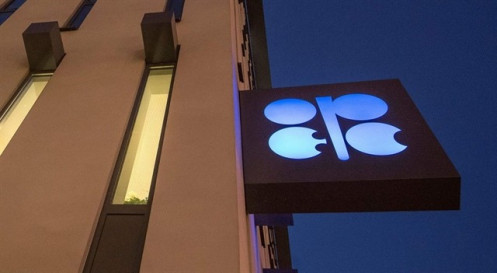 OPEC+ đồng ý gia hạn thỏa thuận cắt giảm sản lượng thêm 1 tháng