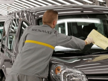 Renault thoát nguy cơ phá sản?