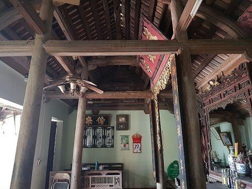 Ngôi nhà hơn 100 tuổi chứa bảo vật dát vàng ở Hà Nội