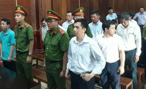 Khởi tố cựu Phó Cục trưởng Cục quản lý dược Nguyễn Việt Hùng