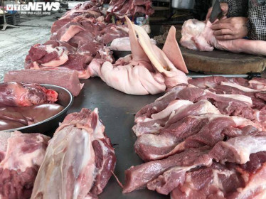 Lợn hơi giảm 'nhiệt', giá thịt tại chợ vẫn đứng yên