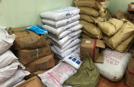 Hà Nội: Tạm giữ gần 7 tấn nguyên liệu nhập lậu sản xuất bim bim