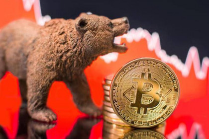 Chứng khoán Mỹ tồi tệ, Bitcoin nguy cơ 'nhuốm máu'