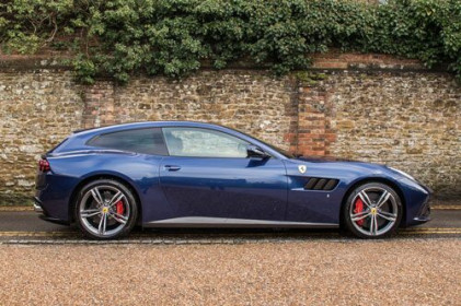 Chi tiết Ferrari GTC4Lusso: Cong suất 690 mã lực, giá hơn 7 tỷ đồng