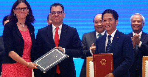 Việt Nam có thể vượt Trung Quốc trở thành công xưởng thế giới nhờ EVFTA?