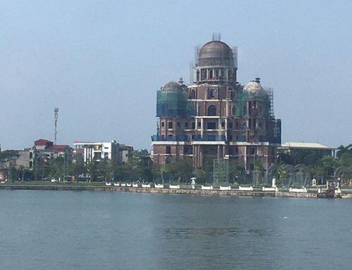 Phú Thọ: Hợp thức cho "siêu lâu đài" xây dựng sai phép?
