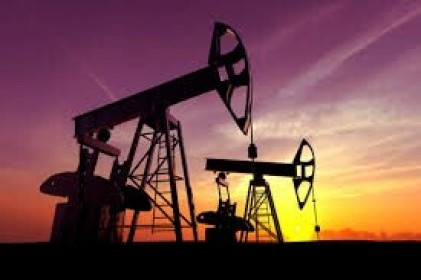 Giá dầu giảm do lo ngại làn sóng thứ hai Covid-19 tàn phá nhu cầu