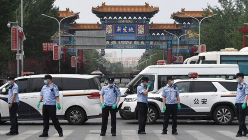 Ổ dịch mới tại Bắc Kinh đe dọa niềm tin phục hồi kinh tế của Trung Quốc