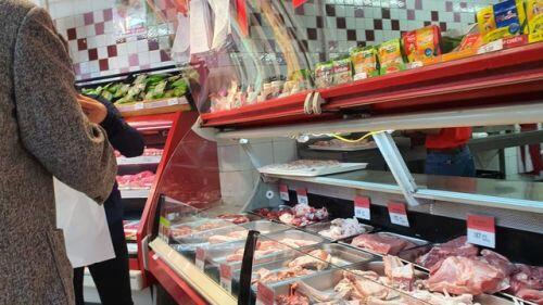 Nhập cả triệu con lợn sống, giá thịt lợn siêu thị vẫn tăng mạnh
