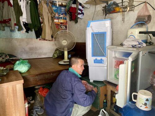Dân xóm ngụ cư Hà thành 'sốc nhiệt' vì điện giá cao