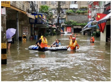 Thành phố có đập Tam Hiệp hứng lượng mưa kỷ lục, chìm trong nước lũ