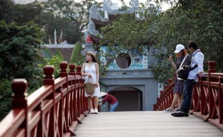 Reuters so sánh Việt Nam - New Zealand: Sức mạnh "người Việt du lịch Việt" là đây!