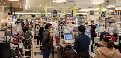 Doanh số bán lẻ của Nhật Bản tiếp tục giảm ở mức hai chữ số