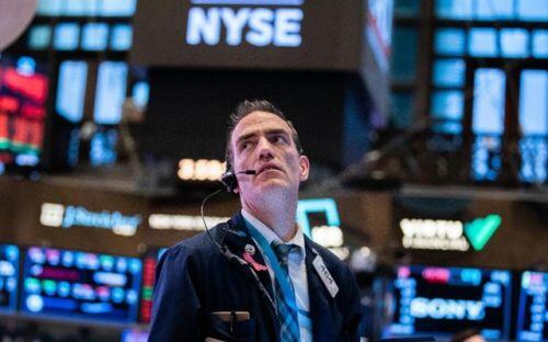 Dow Jones tăng gần 400 điểm bất chấp nỗi ám ảnh về Covid-19