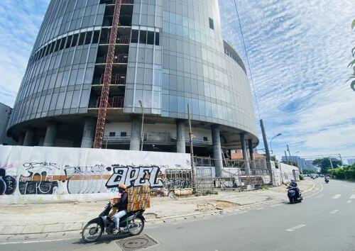 Cận cảnh cao ốc 'đắp chiếu', làm xấu bộ mặt trung tâm Sài Gòn