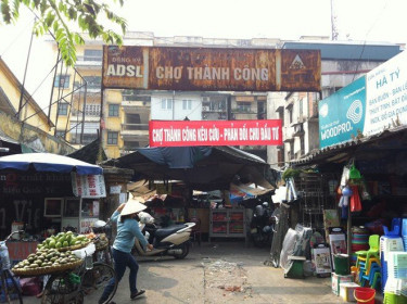 Sau ý tưởng lấp hồ Thành Công, doanh nghiệp lại đề xuất xóa sổ chợ truyền thống