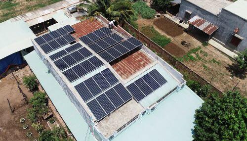 Đầu tư điện mặt trời mái nhà: Ồ ạt đăng ký, coi chừng rủi ro