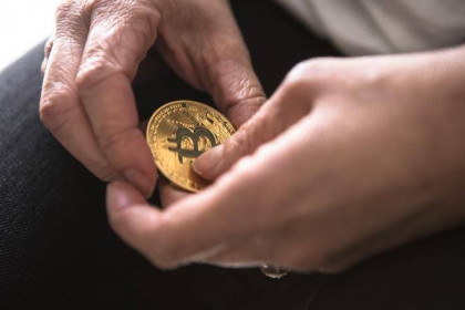 Bitcoin ‘bẻ lái’, tiền ảo đua tăng
