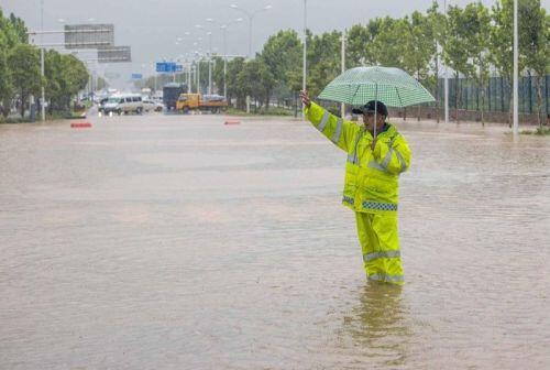 Trung Quốc: Vũ Hán nâng cảnh báo mưa lũ lên cấp 2