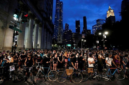 "Cơn ác mộng" ở thành phố New York: COVID-19, biểu tình và chết chóc