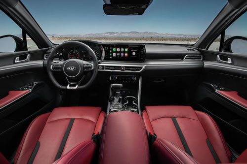 Kia K5 2021 chốt giá gần 570 triệu đồng, ‘đe nẹt’ Toyota Camry, Honda Accord