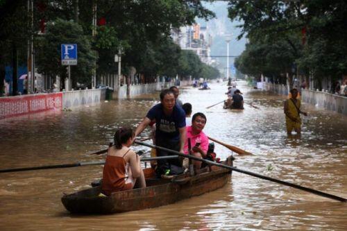 Nước trên hơn 200 sông vượt mức báo động, Trung Quốc nâng cảnh báo lũ