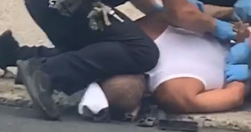 [Video] Thêm video cảnh sát ghì đầu người da màu tại Mỹ