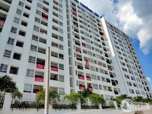 Chủ đầu tư “giam” sổ hồng 5 năm, chung cư Sài Gòn nhuộm đỏ băng rôn