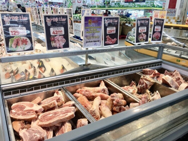 Nghịch lý giá thịt lợn