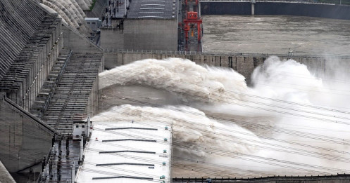 Lũ mới ập đến sông dài nhất Trung Quốc, đập Tam Hiệp "oằn mình" đối phó